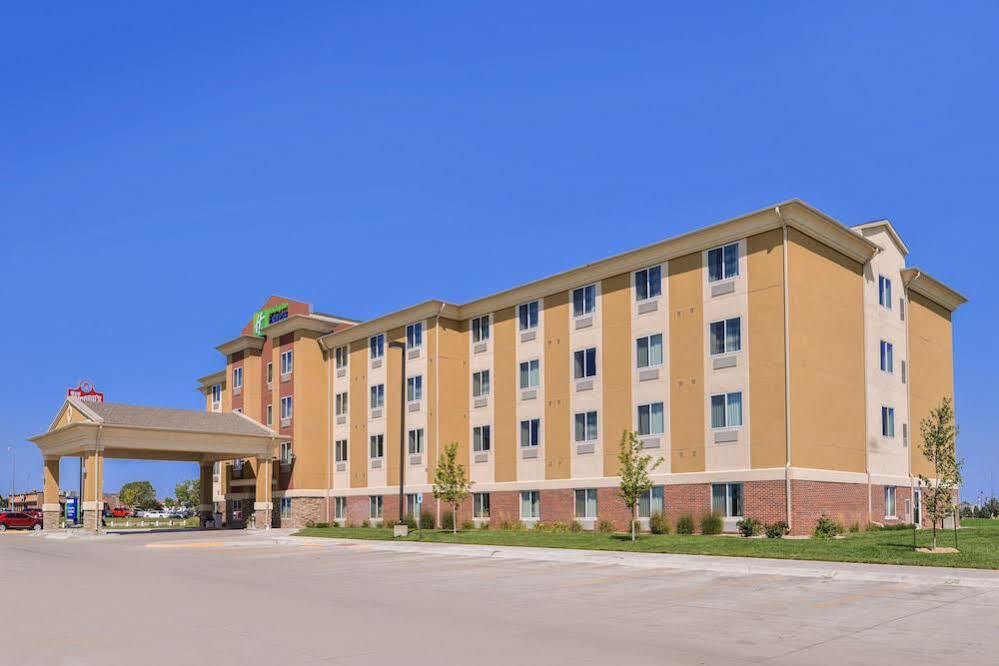 Holiday Inn Express Hotel & Suites York By Ihg Bagian luar foto
